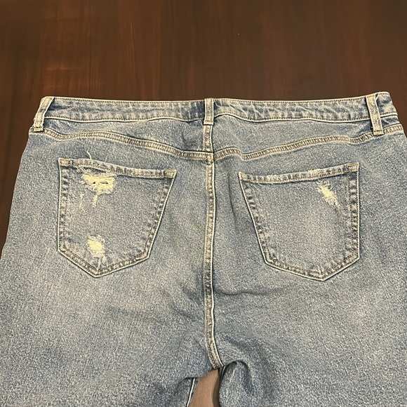 Torrid High Rise Distressed Straight Leg Jeans Size 16R - Picture 7 of 11